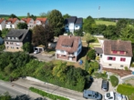 Außenansicht  Ostseite - Entkerntes Zweifamilienhaus mit Terrassengarten, Doppelgarage und toller Aussicht!