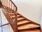 Treppenhaus - Charmante Residenz in Top-Lage – Vielfältige Nutzungsmöglichkeiten.