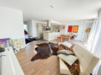 Wohnbereich - Traumhafte barrierefreie Wohnung mit großem Balkon und EBK