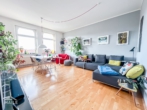 Wohnzimmer - Großzügiger Altbau mit Balkon am Marienplatz!