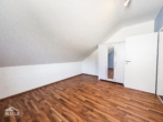 Raum 1 - 1st room - Helles Einfamilienhaus mit Garten, EBK und Garage – Beautiful house with garden, kitchen and garage!