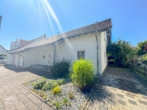 Aussenansichten - Helles Einfamilienhaus mit Garten, EBK und Garage – Beautiful house with garden, kitchen and garage!