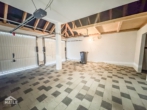 Doppelgarage - garage - Helles Einfamilienhaus mit Garten, EBK und Garage – Beautiful house with garden, kitchen and garage!