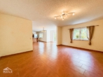 Wohn-/Essbereich - Living/dining area - Helles Einfamilienhaus mit Garten, EBK und Garage – Beautiful house with garden, kitchen and garage!