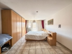2.OG - Großzügiges Mehrfamilienhaus in zentraler Lage mit Ausbaupotenzial!
