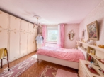 Schlafzimmer - Gemütliche 3-Zimmerwohnung mit Balkon und zusätzlichem Zimmer im Dach in zentraler Lage!