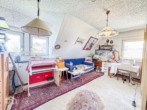 Dachzimmer - Gemütliche 3-Zimmerwohnung mit Balkon und zusätzlichem Zimmer im Dach in zentraler Lage!
