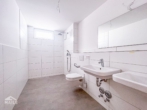 Badezimmer - Neuwertige 3-Zimmer Gartengeschosswohnung mit Terrasse/Garten und TG-Stellplatz!