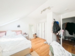 Schlafzimmer 1 - Lichtdurchflutete 4-Zimmer-Dachgeschosswohnung im Herzen des Stuttgarter Westens!
