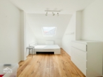 Schlafzimmer 2 - Lichtdurchflutete 4-Zimmer-Dachgeschosswohnung im Herzen des Stuttgarter Westens!