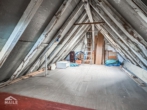 Spitzboden - Sonniger 3-Parteien Altbau, auch als Einfamilienhaus oder Mehrgenerationenhaus nutzbar!