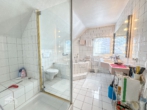 Badezimmer - Sonniges Einfamilienhaus mit großem Garten!