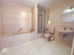 Badezimmer - Sonnige 2-Zimmer Wohnung mit Balkon und TG-Stellplatz!